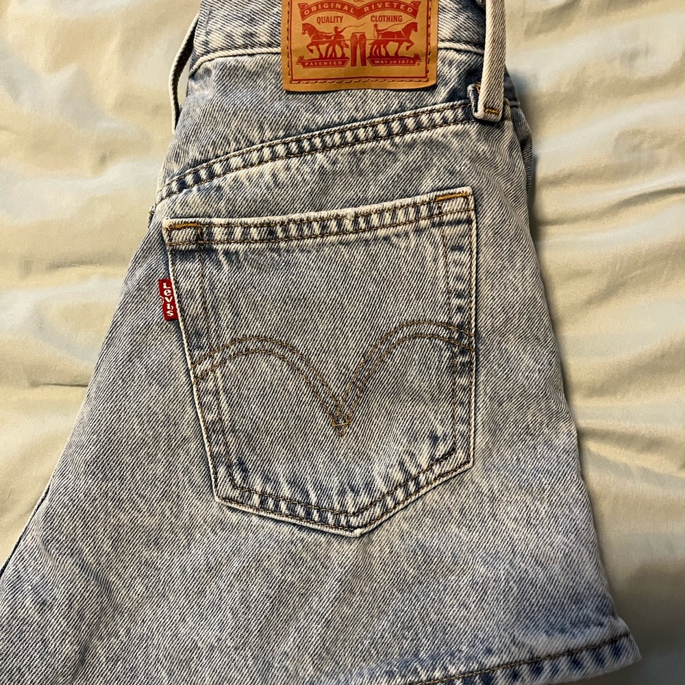Levi's Classic Light Blue Straight Jeans